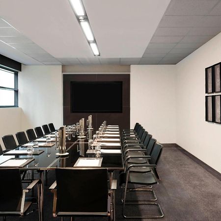 Sheraton Melbourne Hotel Экстерьер фото A meeting room