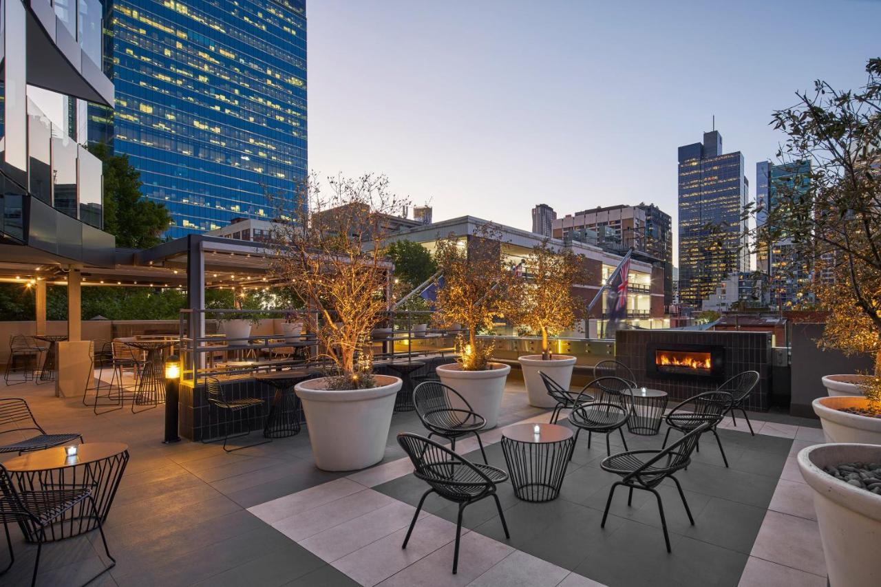 Sheraton Melbourne Hotel Экстерьер фото The rooftop bar at the Crown Hotel
