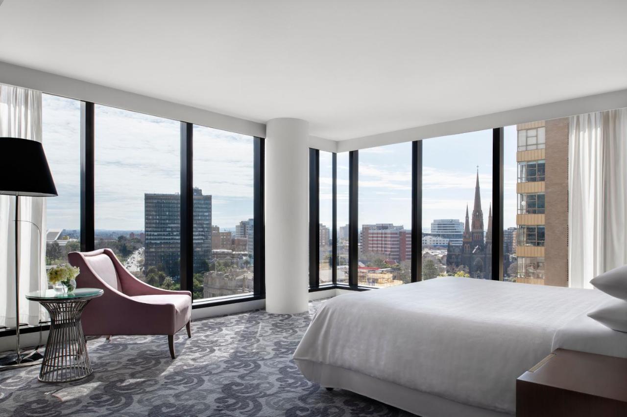 Sheraton Melbourne Hotel Экстерьер фото A bedroom at The Westin