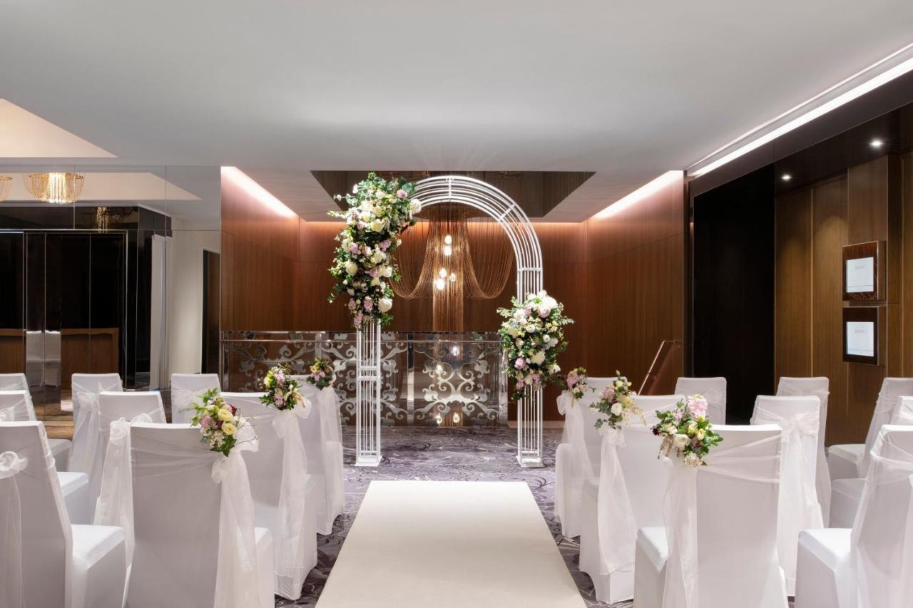 Sheraton Melbourne Hotel Экстерьер фото Wedding Chapel