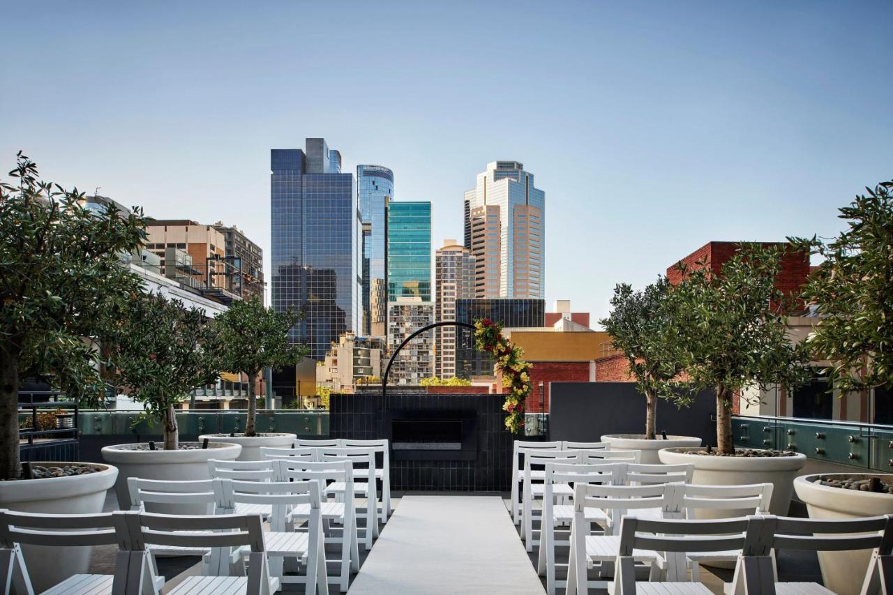 Sheraton Melbourne Hotel Экстерьер фото The rooftop cinema at the Emporium shopping centre