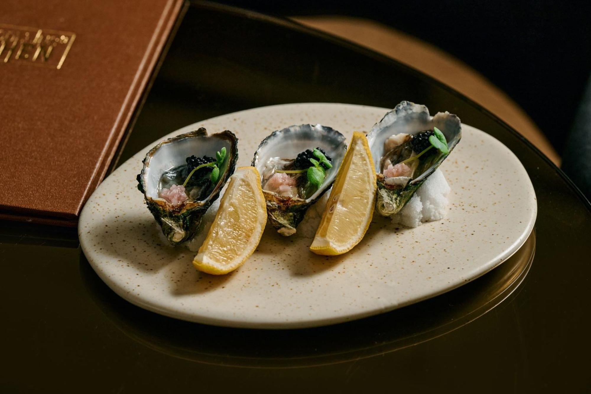 Sheraton Melbourne Hotel Экстерьер фото Oysters at the Oyster Bar