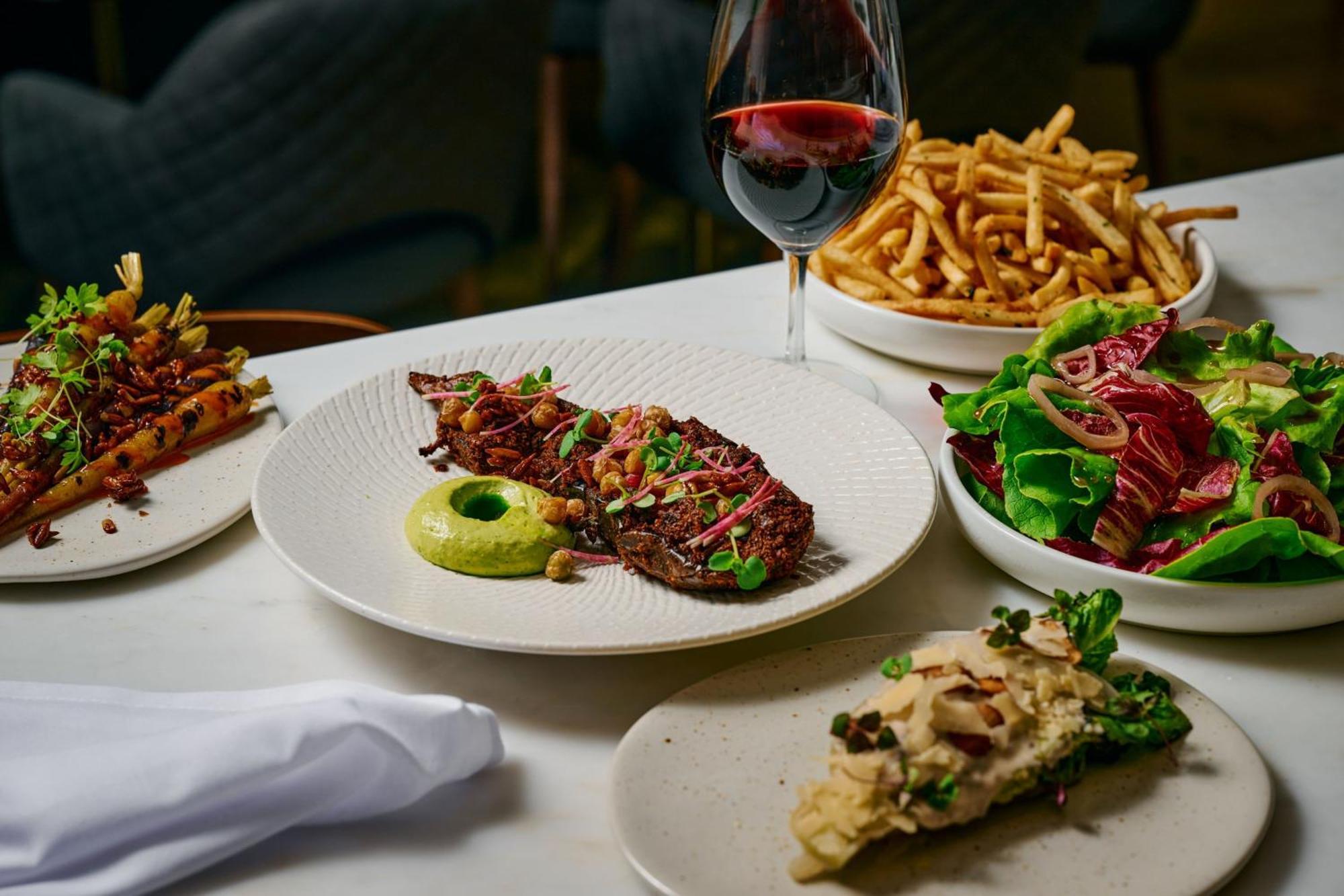 Sheraton Melbourne Hotel Экстерьер фото A selection of dishes at the restaurant