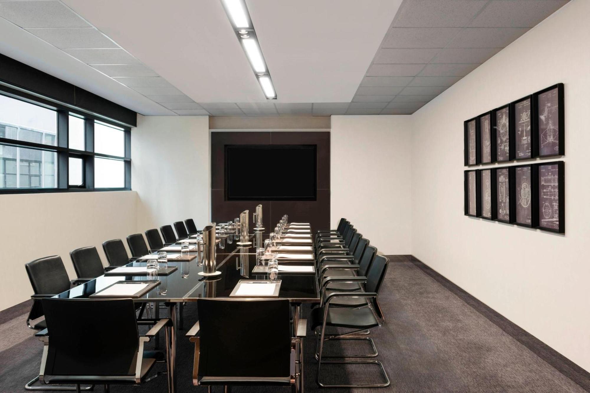 Sheraton Melbourne Hotel Экстерьер фото A meeting room